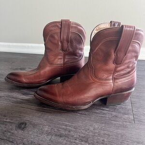 Tecovas “Penny” Western Ankle Boots - Genuine Leather - Color Brown / Maroon